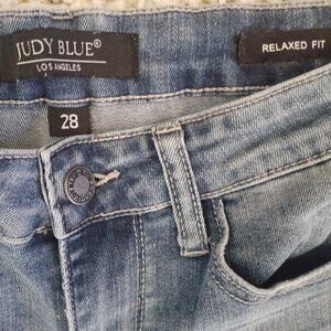 Judy Blue Jeans Women’s 28 Relaxed Fit JB8273MD Medium Wash Distressed Stretch